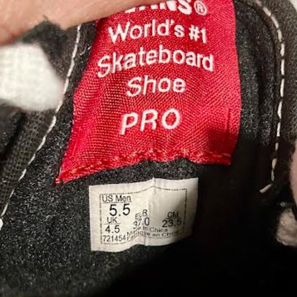 W's 7, M's 5.5, Youth 5.5- Vans Old Skool Pro- Black/White - Picture 8 of 9